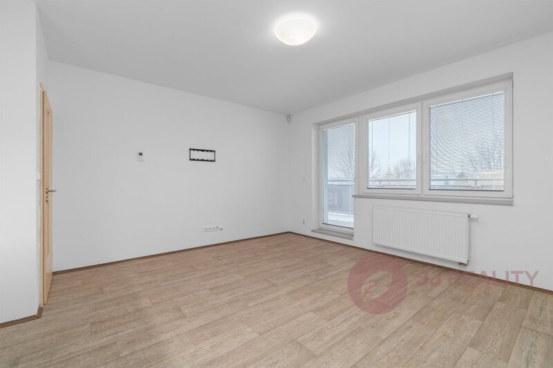 Velmi pěkný byt 2+kk s parkovacím místem