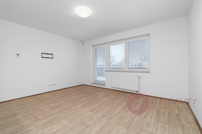 Velmi pěkný byt 2+kk s parkovacím místem