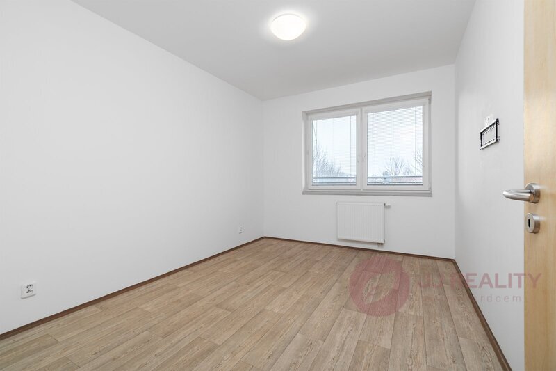 Velmi pěkný byt 2+kk s parkovacím místem