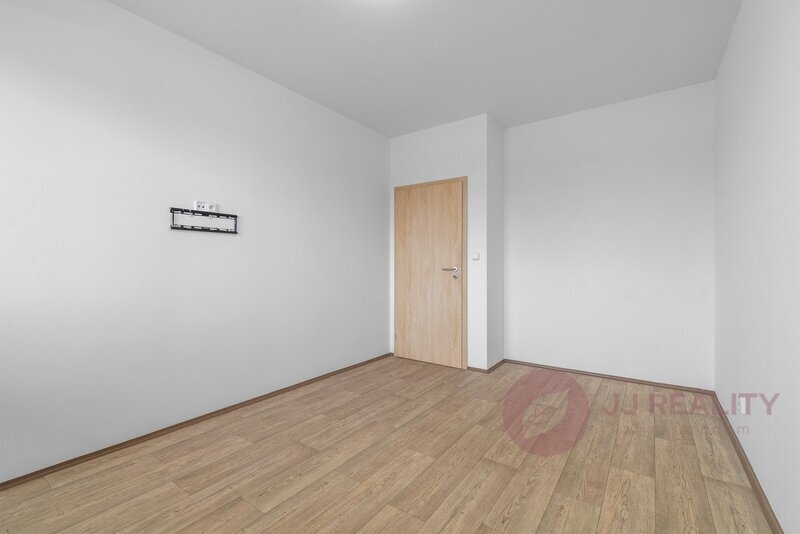Velmi pěkný byt 2+kk s parkovacím místem