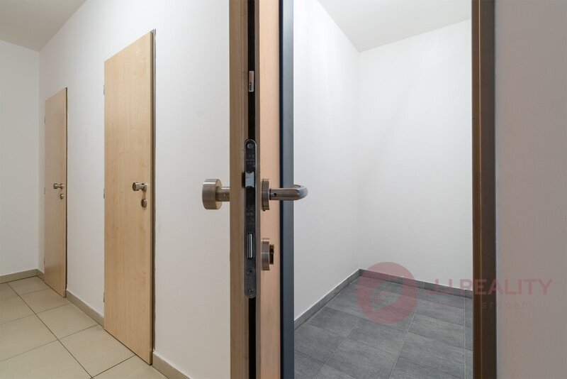 Velmi pěkný byt 2+kk s parkovacím místem