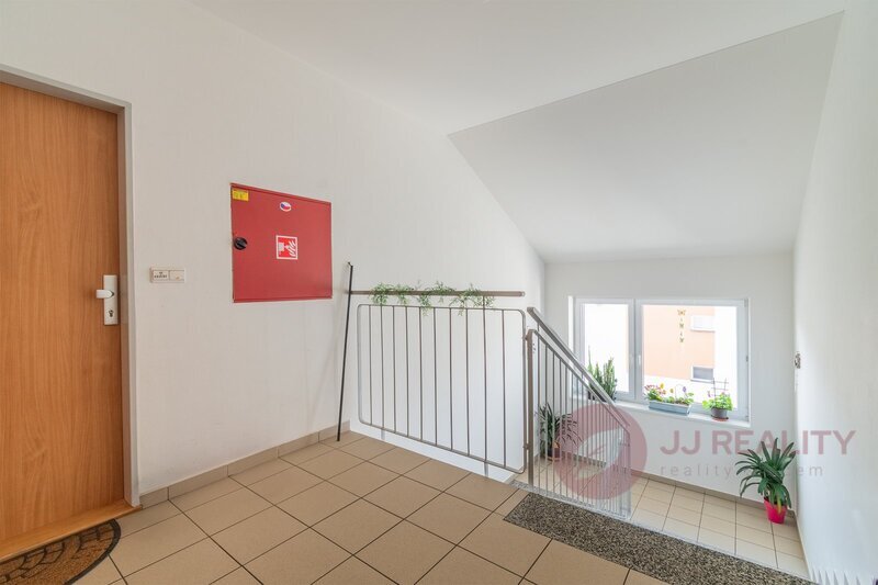 Krásný byt 2+kk v Tymákově