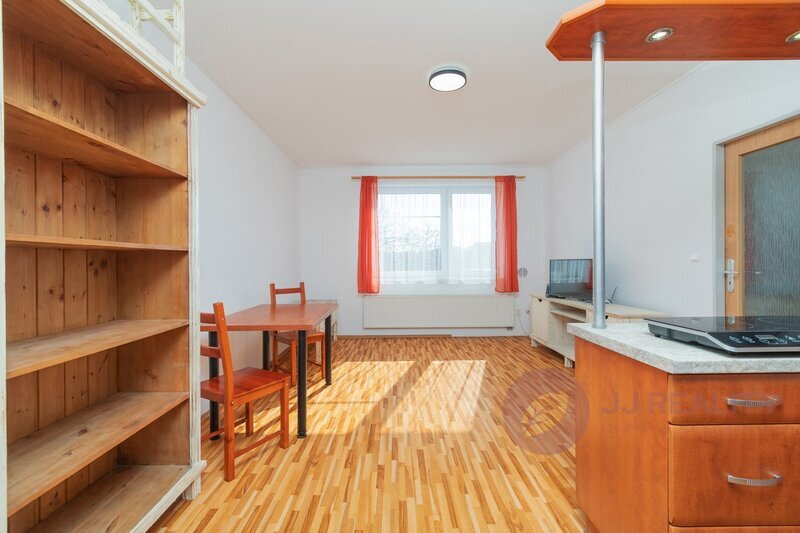 Krásný byt 2+kk v Tymákově