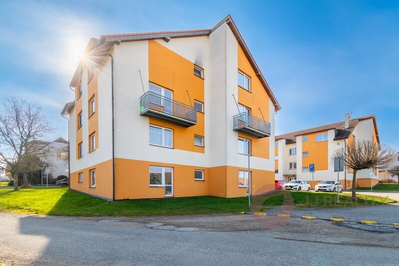 Krásný byt 2+kk v Tymákově