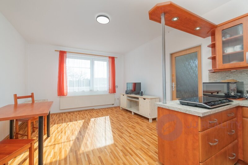 Krásný byt 2+kk v Tymákově