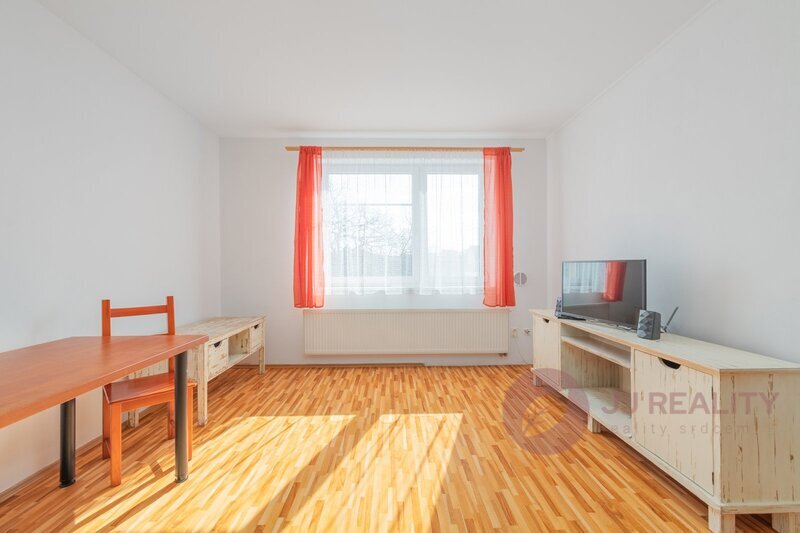 Krásný byt 2+kk v Tymákově