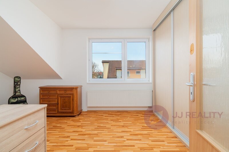 Krásný byt 2+kk v Tymákově