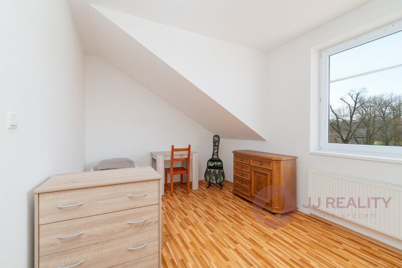 Krásný byt 2+kk v Tymákově