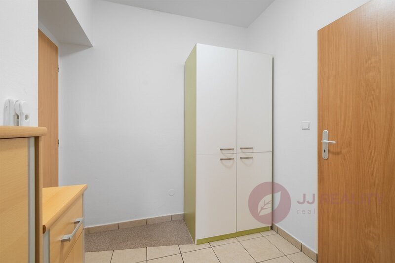 Krásný byt 2+kk v Tymákově