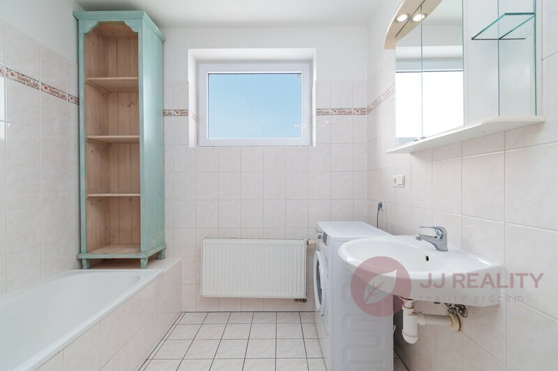 Krásný byt 2+kk v Tymákově