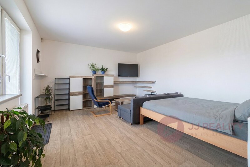 Prostorný byt 2+kk s terasou