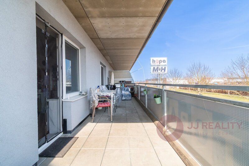 Prostorný byt 2+kk s terasou