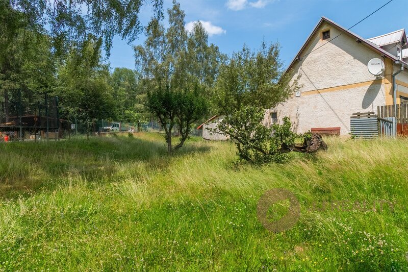 Prodej poloviny rodinného domu