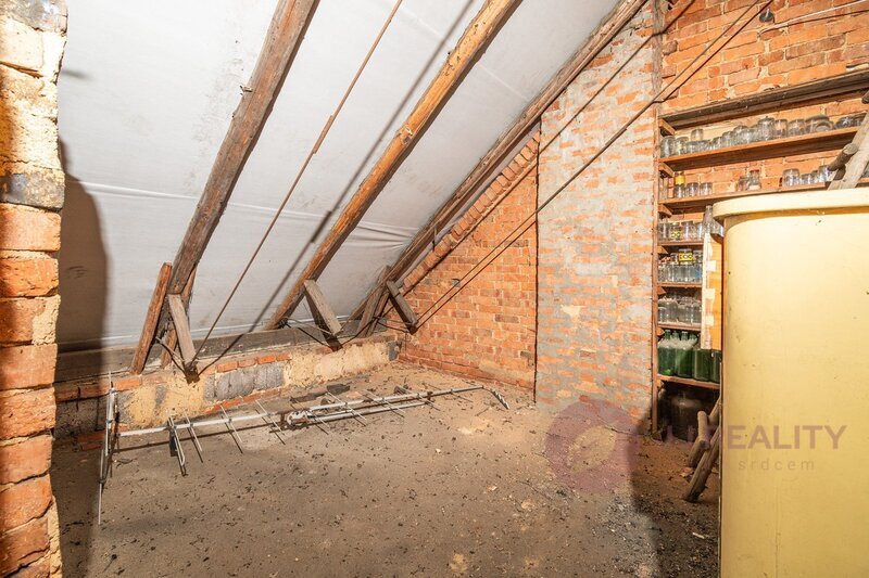 Rodinný dům k rekonstrukci Ejpovice